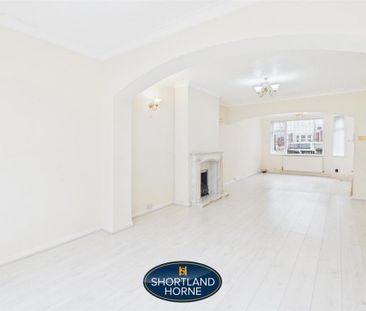 4 bedroom semi-detached house to rent - Photo 2