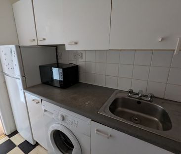 2 Bed Flat, Dorking Court, N17 - Photo 6