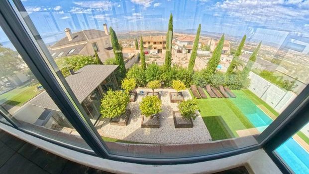 6 room luxury House for rent in Zubia, Andalusia - Photo 1