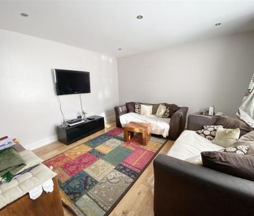 5 bedroom end of terrace house to rent - Photo 1