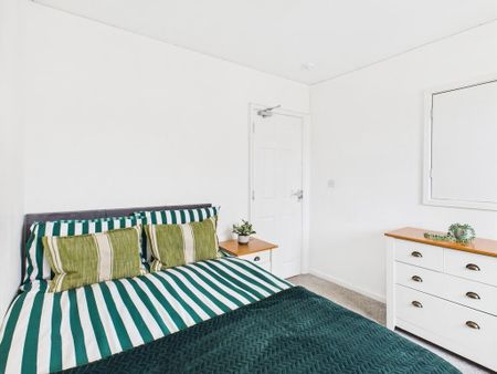 5 bedroom terraced house to rent - Photo 4