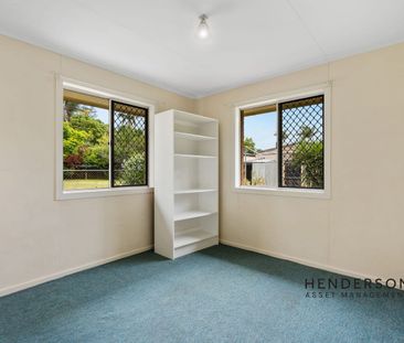 NEAT BRICK CHARMER IN A WALK-TO-EVERYTHING LOCATION - Photo 6