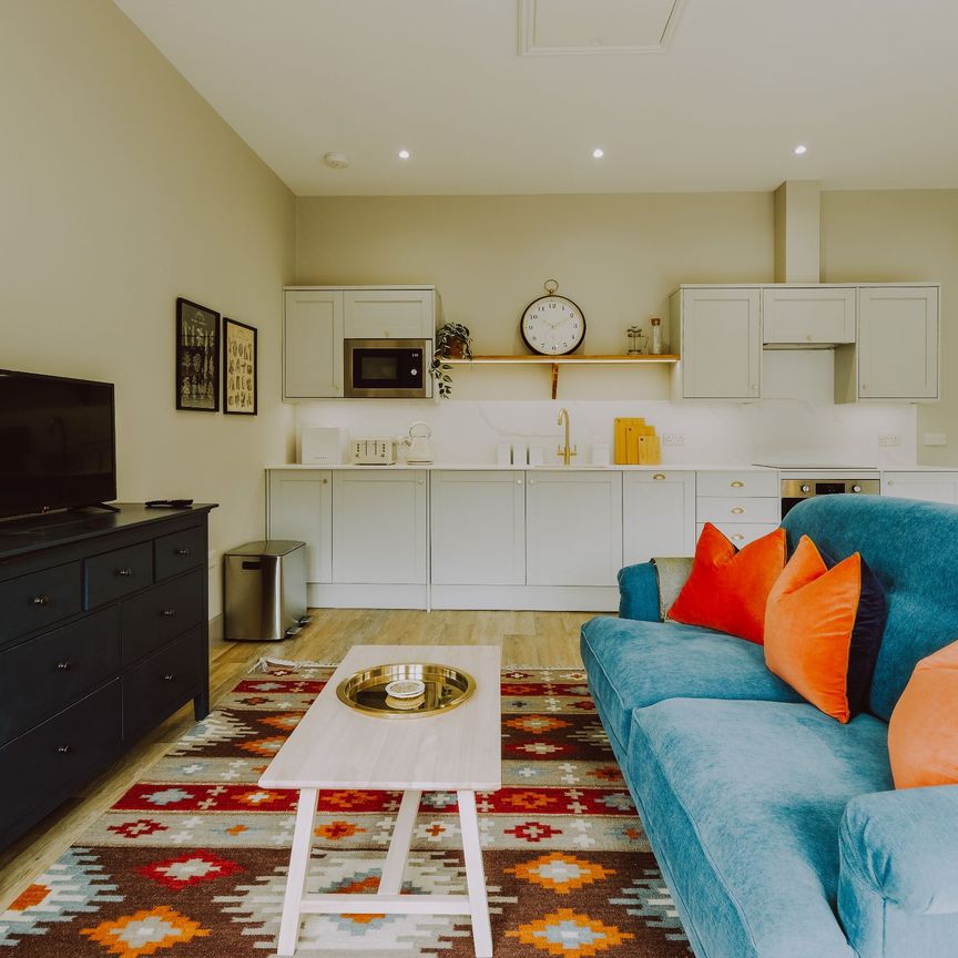 1 Bedroom Home – Medium Let - Photo 1