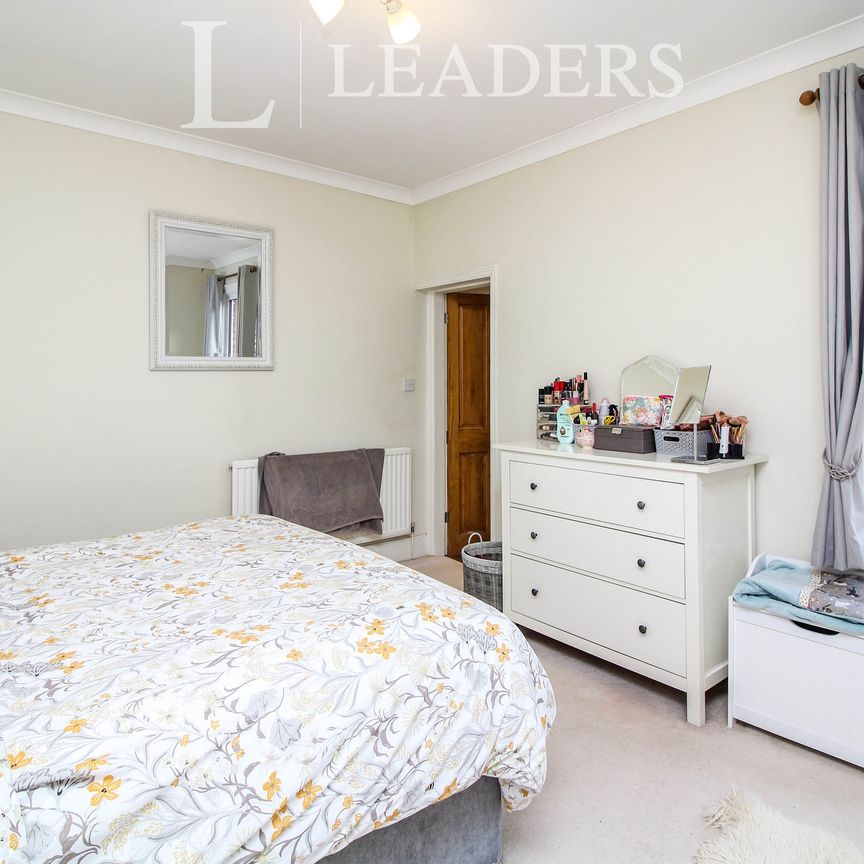 2 bedroom house to rent Sebright Avenue, Worcester, Worcestershire, WR5 - Photo 1