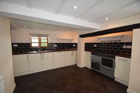3 bedroom detached house to rent - Photo 3