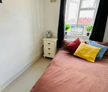 Room in a Shared Flat, Shenstone House, SW16 - Photo 2