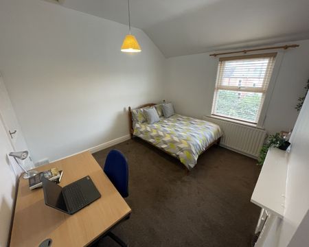 5 Bedrooms, 27 Carmelite Road – Student Accommodation Coventry - Photo 4