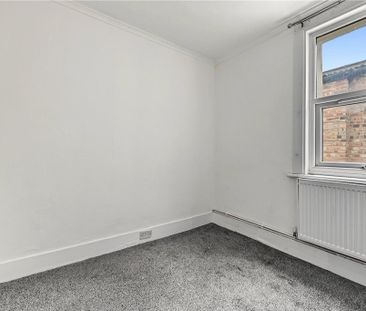 3 bedroom apartment to rent - Photo 4