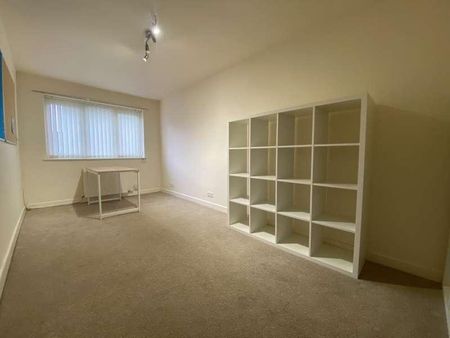 Spinners Way, Moorside, Oldham, OL4 - Photo 5