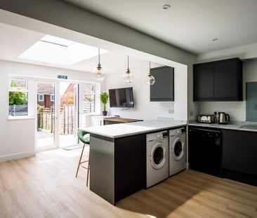 1 bedroom in a house share to rent - Photo 3