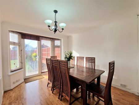 3 bedroom semi-detached house to rent - Photo 2