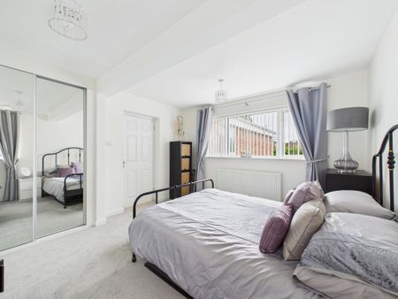 3 bedroom detached bungalow to rent - Photo 5