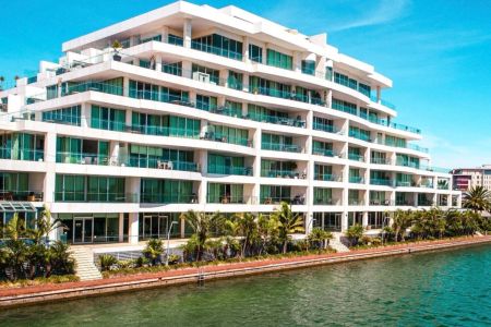 LUXURY 3-BEDROOM APARTMENT, WALKING DISTANCE TO WESTFIELD SHOPPING CENTRE WEST LAKES - Photo 5