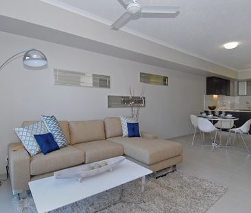 STUNNING 2 BED 2 BATH APARTMENT - Photo 1