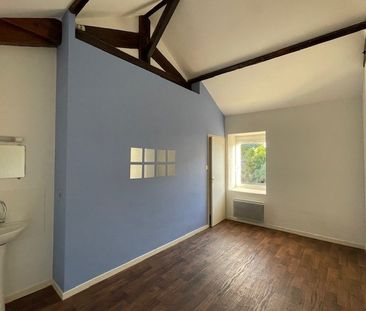 Location Appartement 4 pièces 77m² LA ROCHE SUR YON 85000 - Photo 6