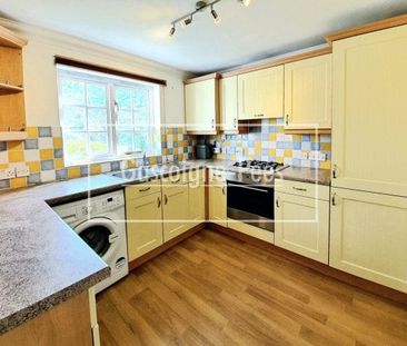 Elstead, Godalming - Photo 1