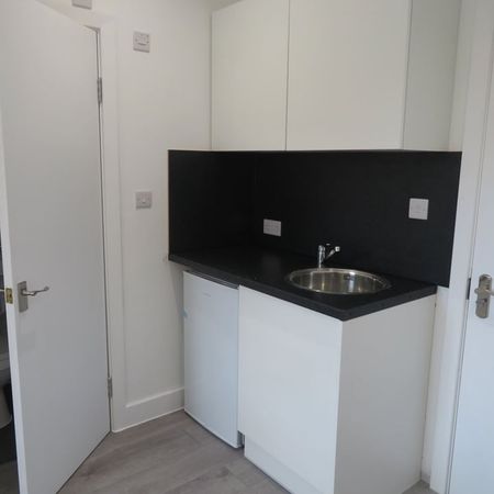Studio Flat, Middle Road, HA2 - Photo 3