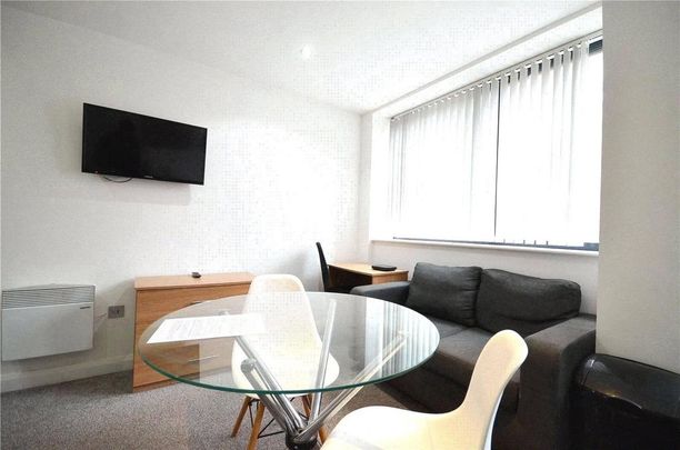 Studio to rent - Photo 1