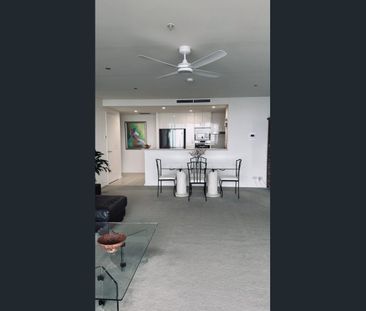 Stunning Waterfront Apartment with Spectacular Views - Photo 2