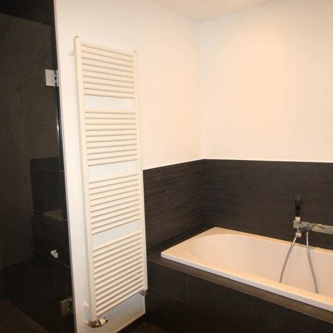 Appartement te huur in Sint-Gillis voor € 2.650 met 2 slaapkamers - Photo 1