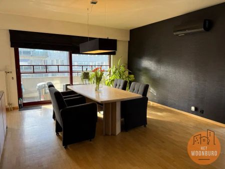 Ruim appartement met 2 slpks, bureau, kelder en staanplaats - Photo 2