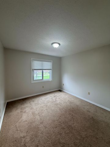 For Lease - 65 Hewitt Crescent Unit# Main, Ajax, Ontario - Photo 4