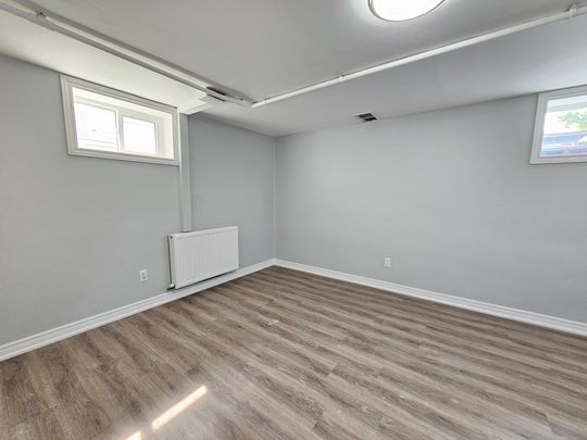 Cozy 2 Bedroom + Den Lower Unit in Port Colborne!! - Photo 1