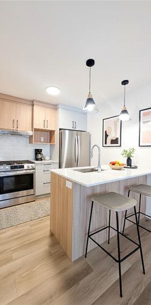 Immeuble - 16 Rue Allen Est, Waterloo 5 Et Demi Neuf - Waterloo - Photo 1