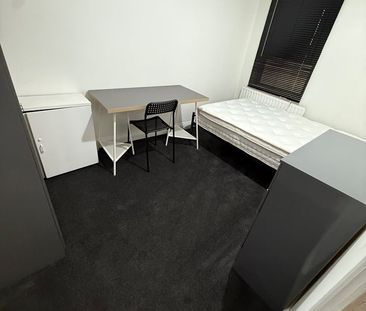 Studio Flat, Sherman Road, RG1 - Photo 2