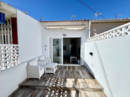 Alquiler de chalet adosado en Nueva Torrevieja - Photo 2