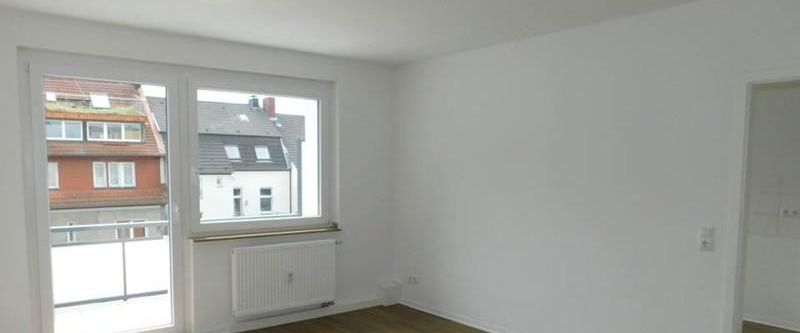 Hübsche 2-Zimmer-Wohnung in Uni-Nähe mit Balkon und Pantryküche! - Photo 1