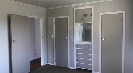 Family home in great location - Photo 3