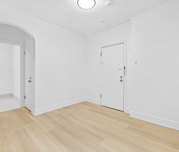 4875 Edouard Montpetit - Spacious 2-Bedroom Apartment for Rent - Photo 2