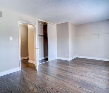 For Lease - 1039 Cedarglen Gate Unit# 28, Mississauga, Ontario - Photo 6