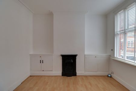 2 Bed Terraced House, Avenue Road Extension, LE2 - Photo 3