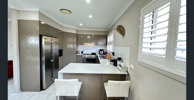 Modern & Spacious Family Home - Photo 1