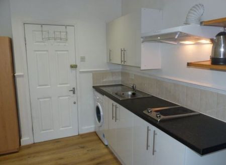 Studio Flat, Monks Park, HA9 - Photo 3