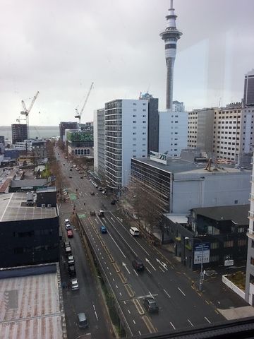 Auckland City Apartment - Fully Furnished - Photo 4