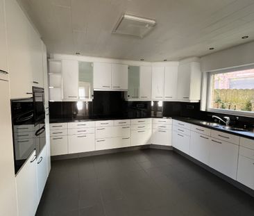 Instapklare woning met 4 slaapkamers in Torhout! - Photo 1