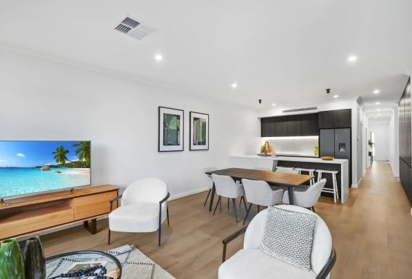 Style & Sophistication - Photo 1