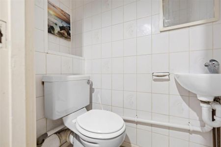 4 bedroom flat to rent - Photo 3