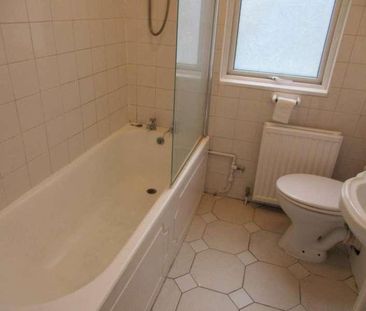 Ronald Park Avenue, Westcliff On Sea, SS0 - Photo 1