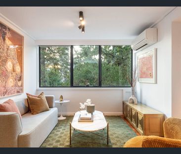 Stylish Two-Bedroom Living in the Heart of South Yarra - Photo 2