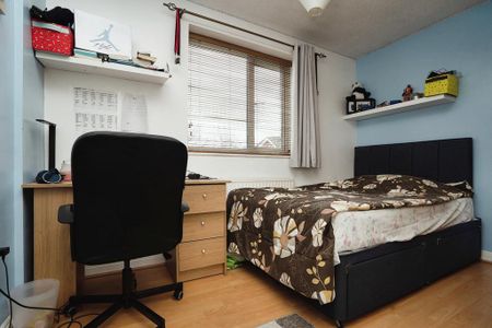 4 bedroom detached house to rent - Photo 5