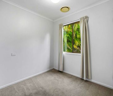 Comfortable Home with Garden & Ducted Air Conditioning - Photo 5