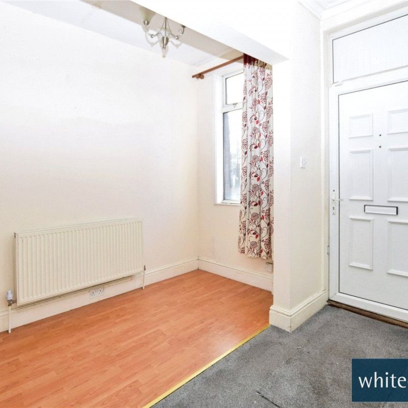 Tilbury Mount, Leeds, West Yorkshire, LS11 - Photo 1