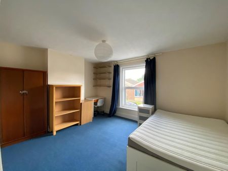 3 bedroom terraced house to rent - Photo 4