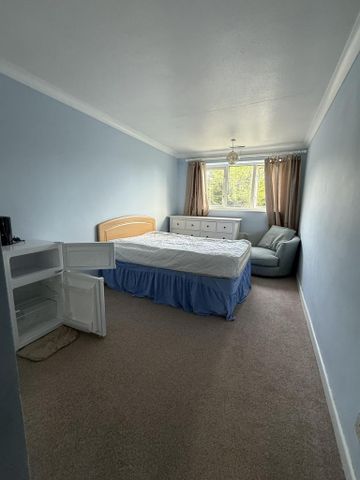 1 bedroom in a house share to rent - Photo 3