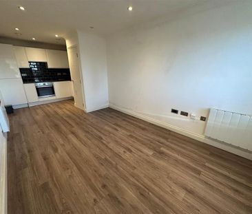 2 bedroom ground floor flat to rent - Photo 1