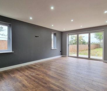 6 bedroom detached house to rent - Photo 2